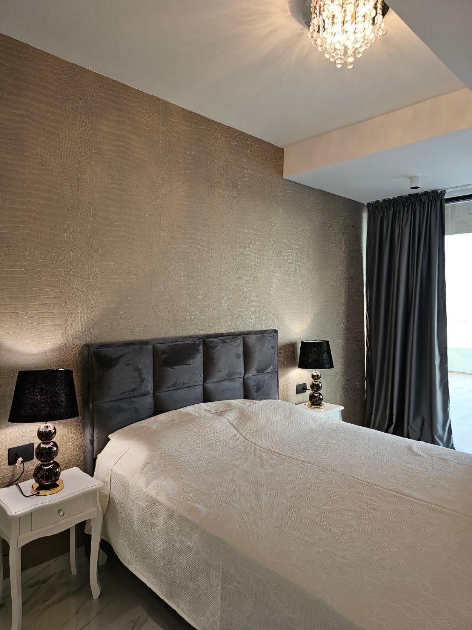 Apartment Tulip first line Rafailovici view 4