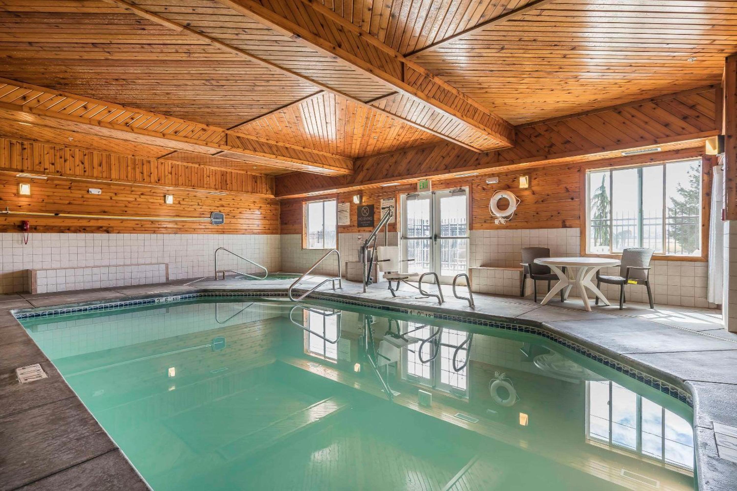 Walla Walla Vacations - Comfort Inn  Suites - Property Image 12