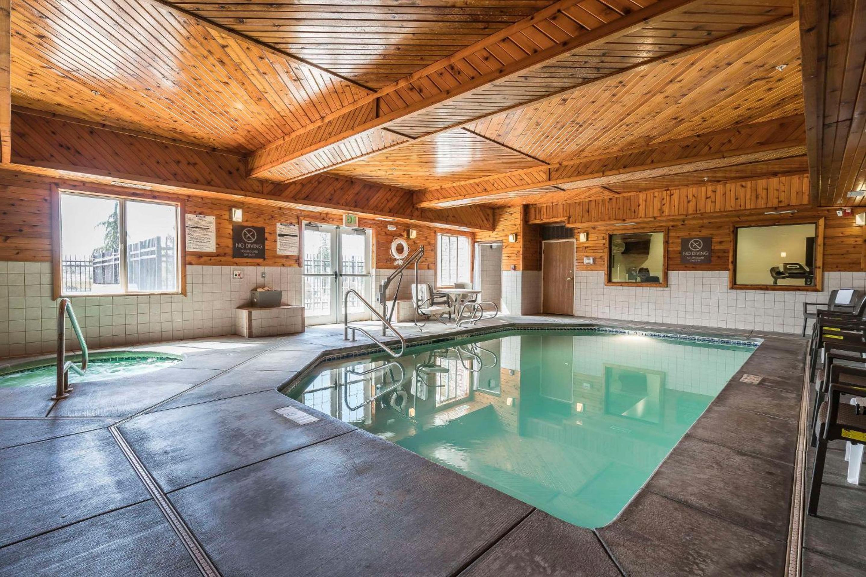 Walla Walla Vacations - Comfort Inn  Suites - Property Image 11