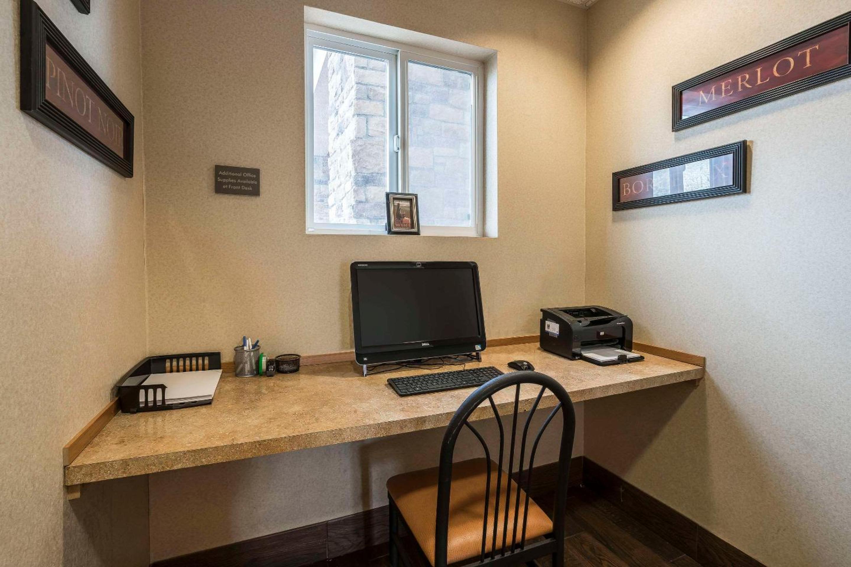 Walla Walla Vacations - Comfort Inn  Suites - Property Image 9
