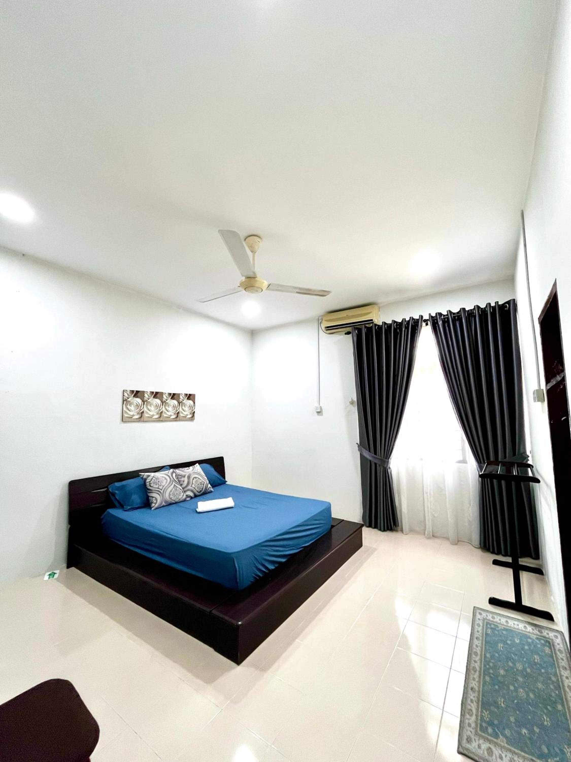 Beach Cottage Homestay Kemaman - Berado D Pampass photo 2