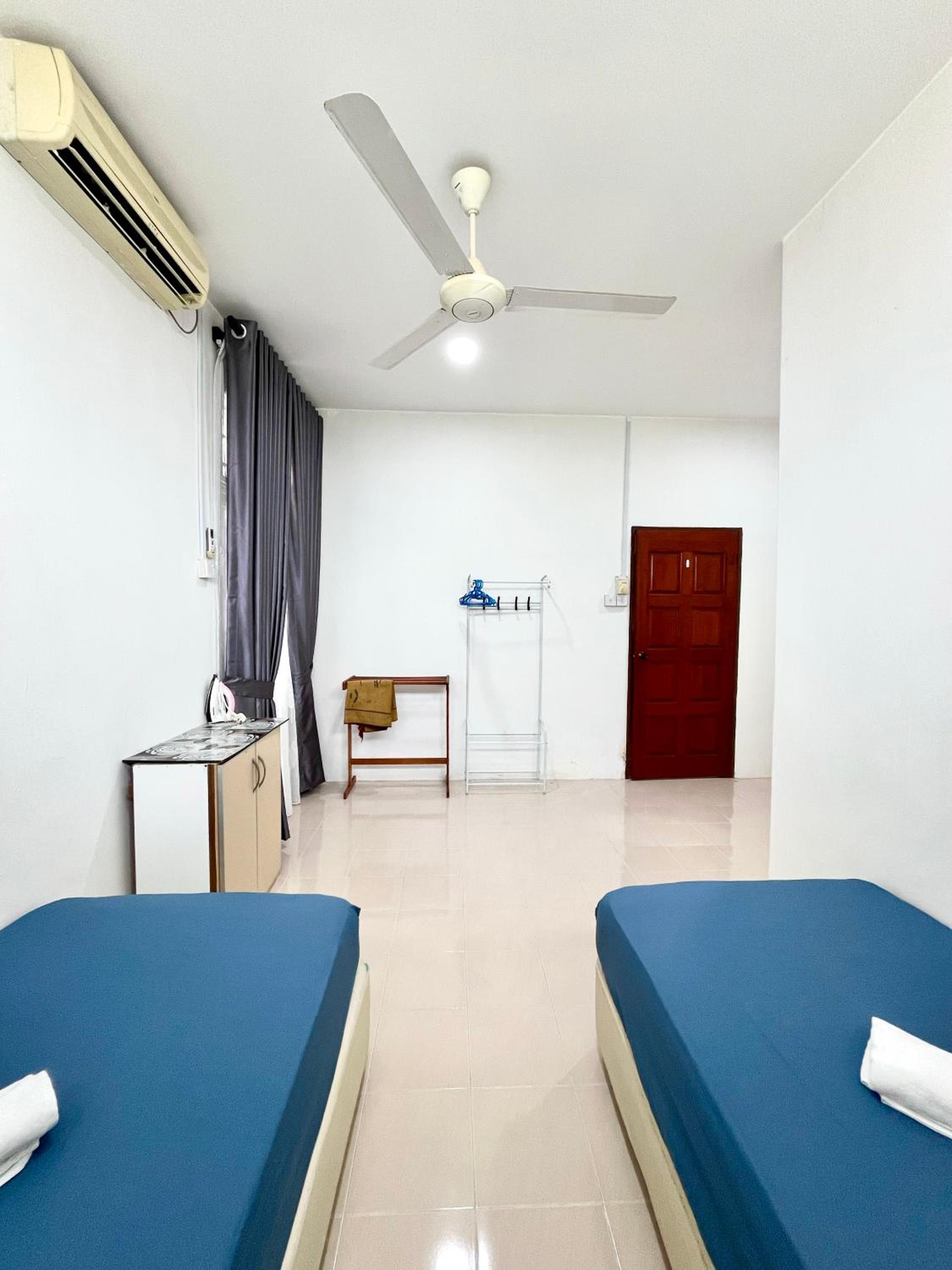 Beach Cottage Homestay Kemaman - Berado D Pampass photo 7