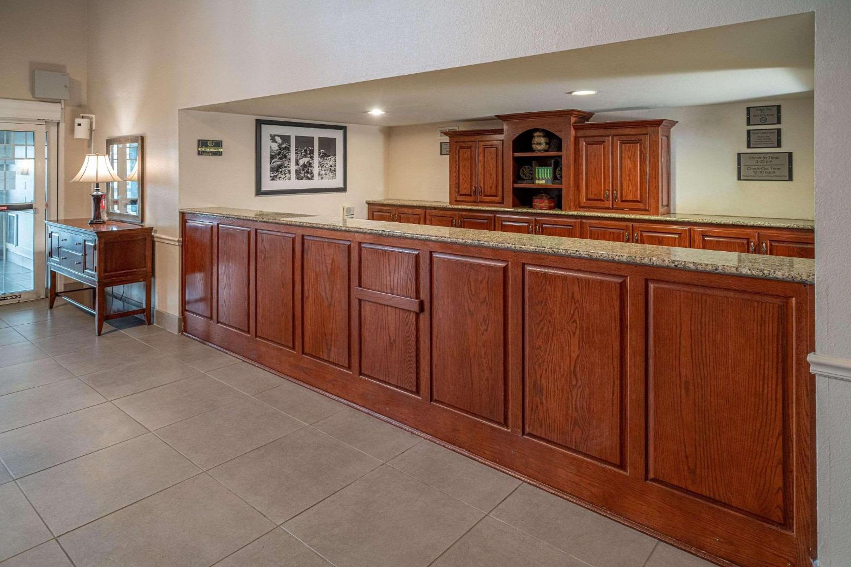 Beckley Vacations - Country Inn  Suites by Radisson, Beckley, WV - Property Image 17