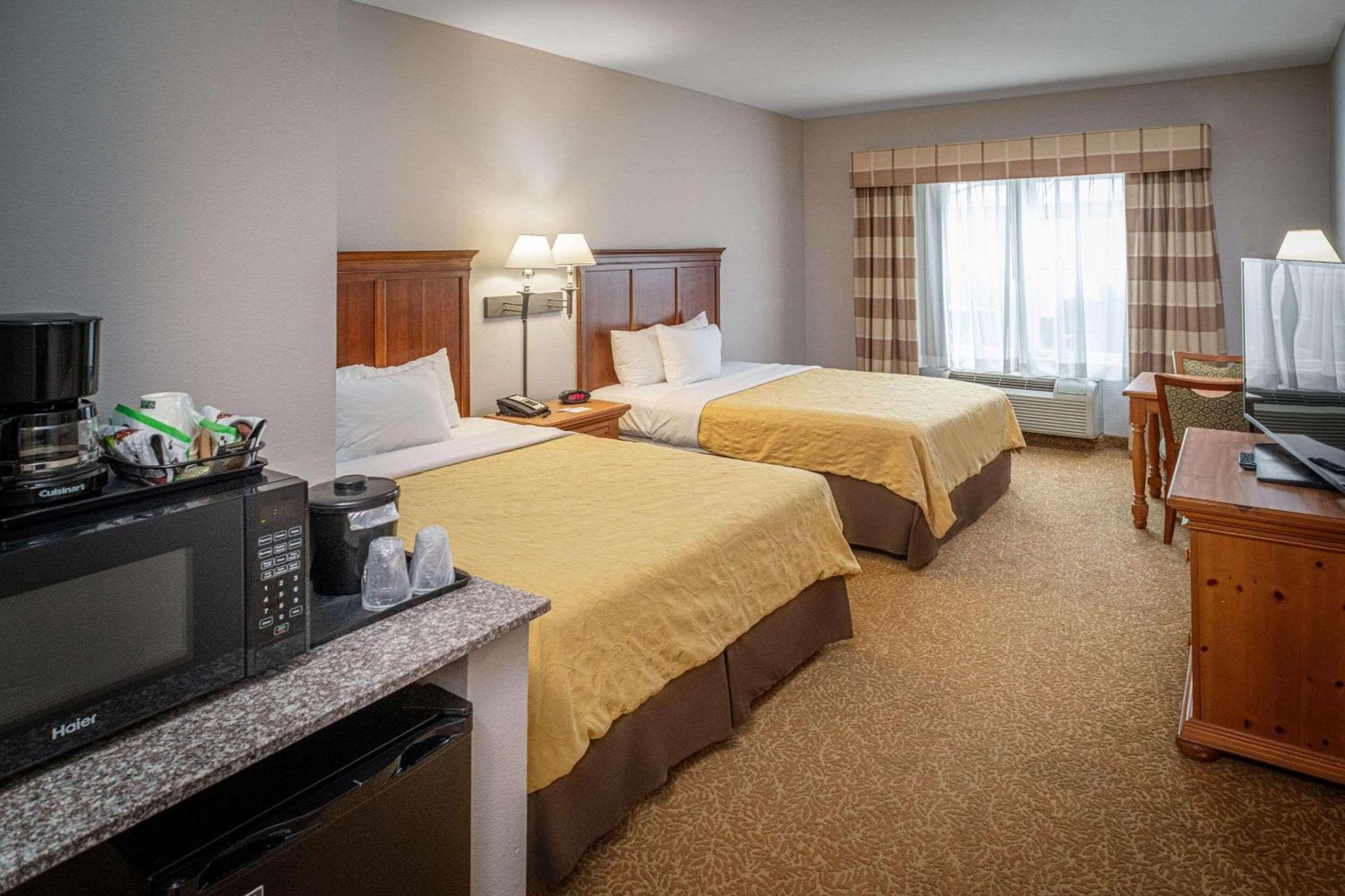 Beckley Vacations - Country Inn  Suites by Radisson, Beckley, WV - Property Image 6