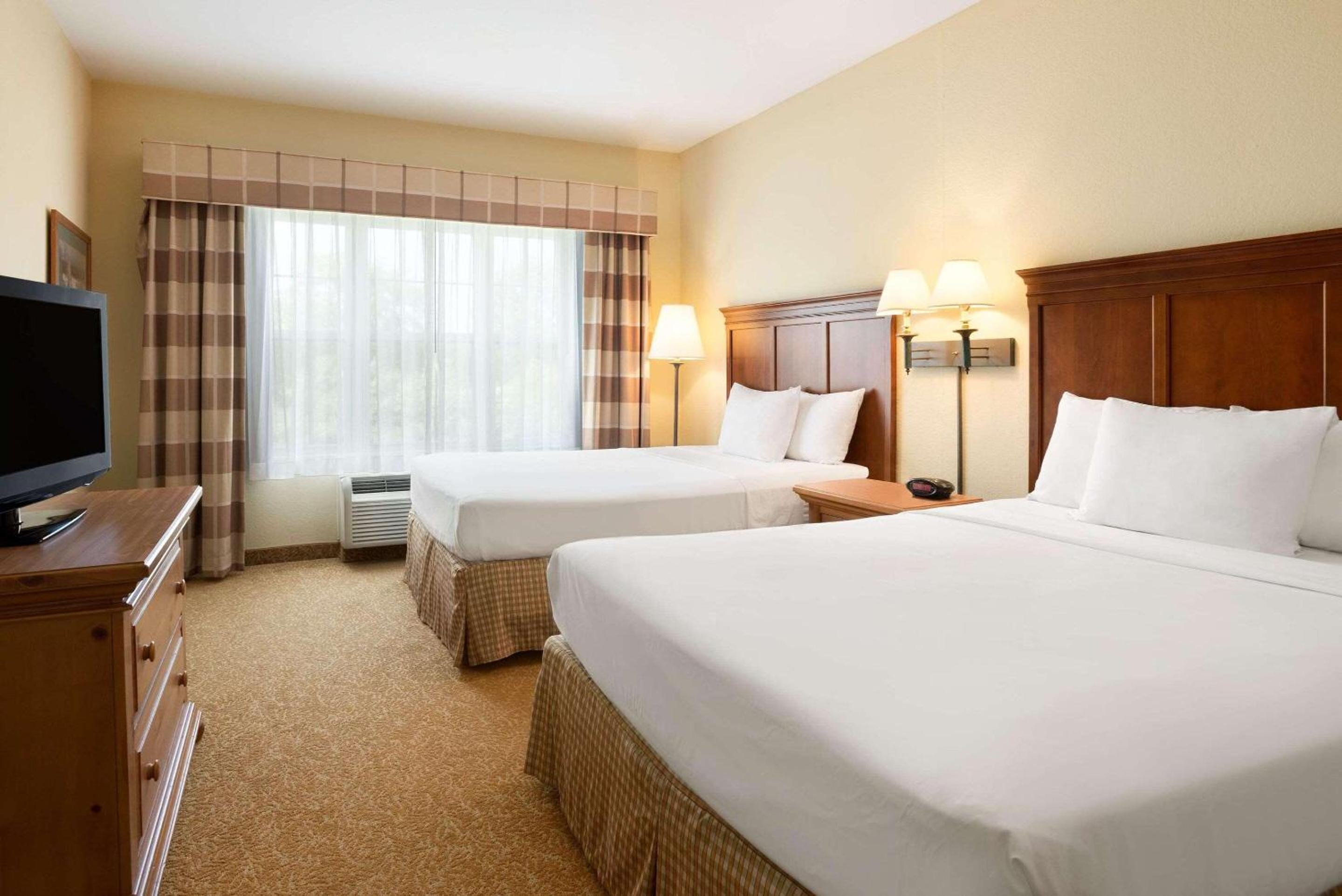 Beckley Vacations - Country Inn  Suites by Radisson, Beckley, WV - Property Image 37