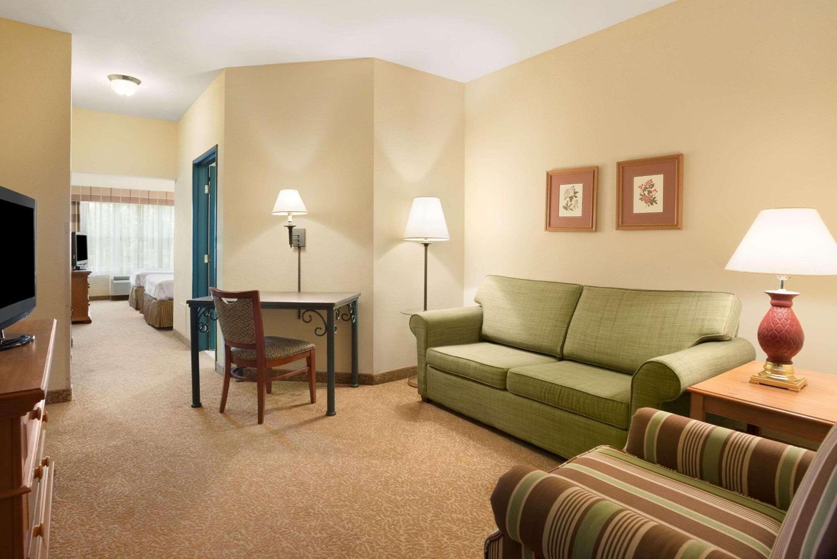 Beckley Vacations - Country Inn  Suites by Radisson, Beckley, WV - Property Image 39