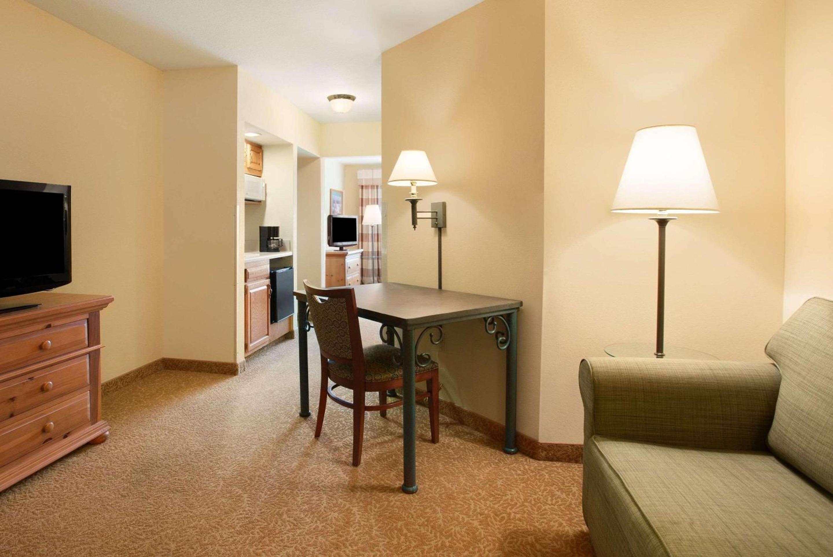 Beckley Vacations - Country Inn  Suites by Radisson, Beckley, WV - Property Image 40