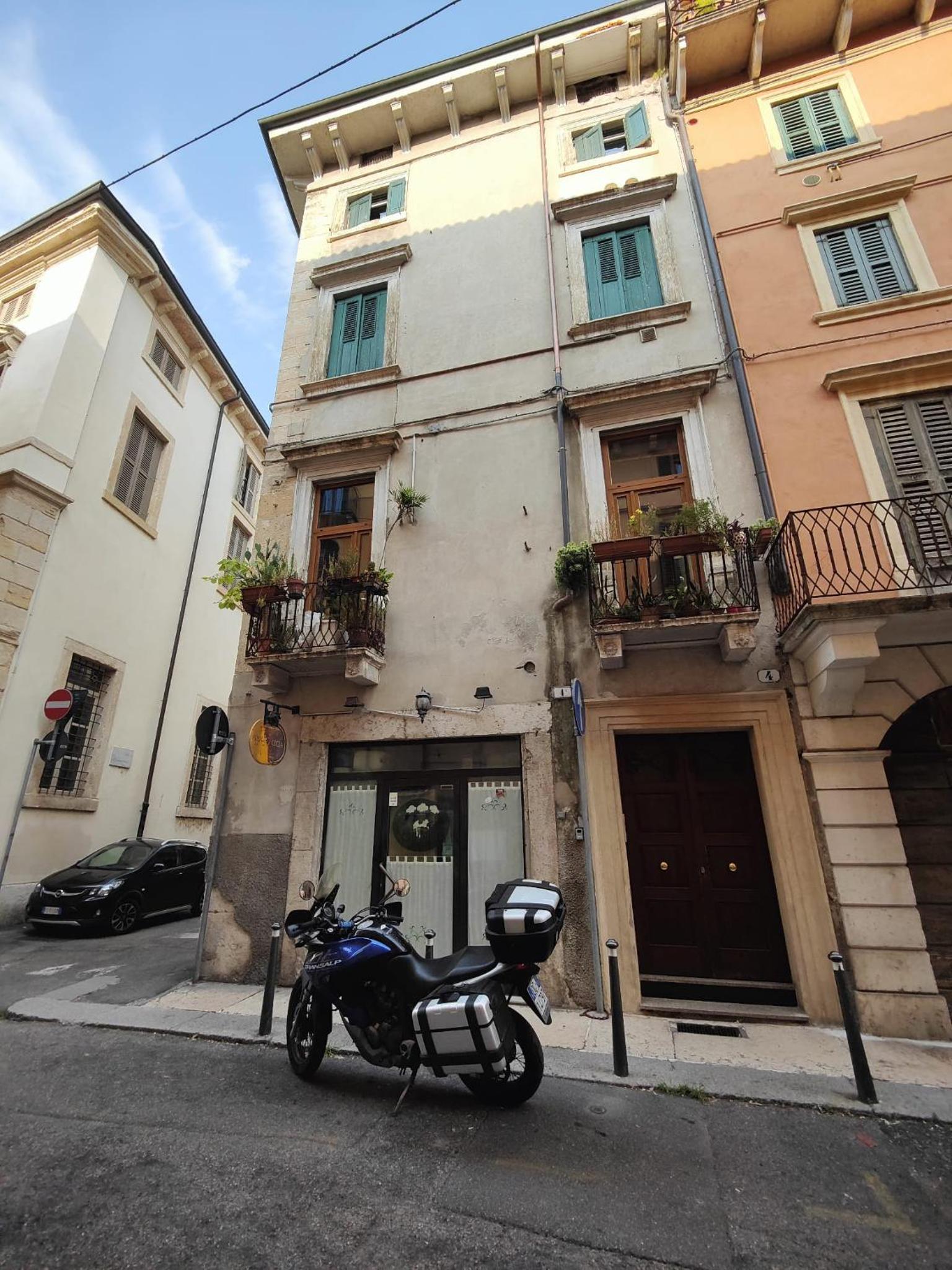 Fata Apartament Verona Centro