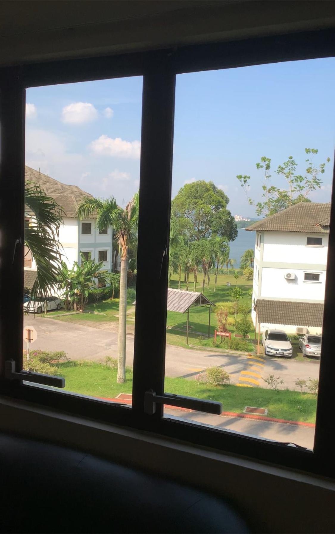Comfy Haven Master Bedroom Lake view with Free Wifi & Free Parking photo 5