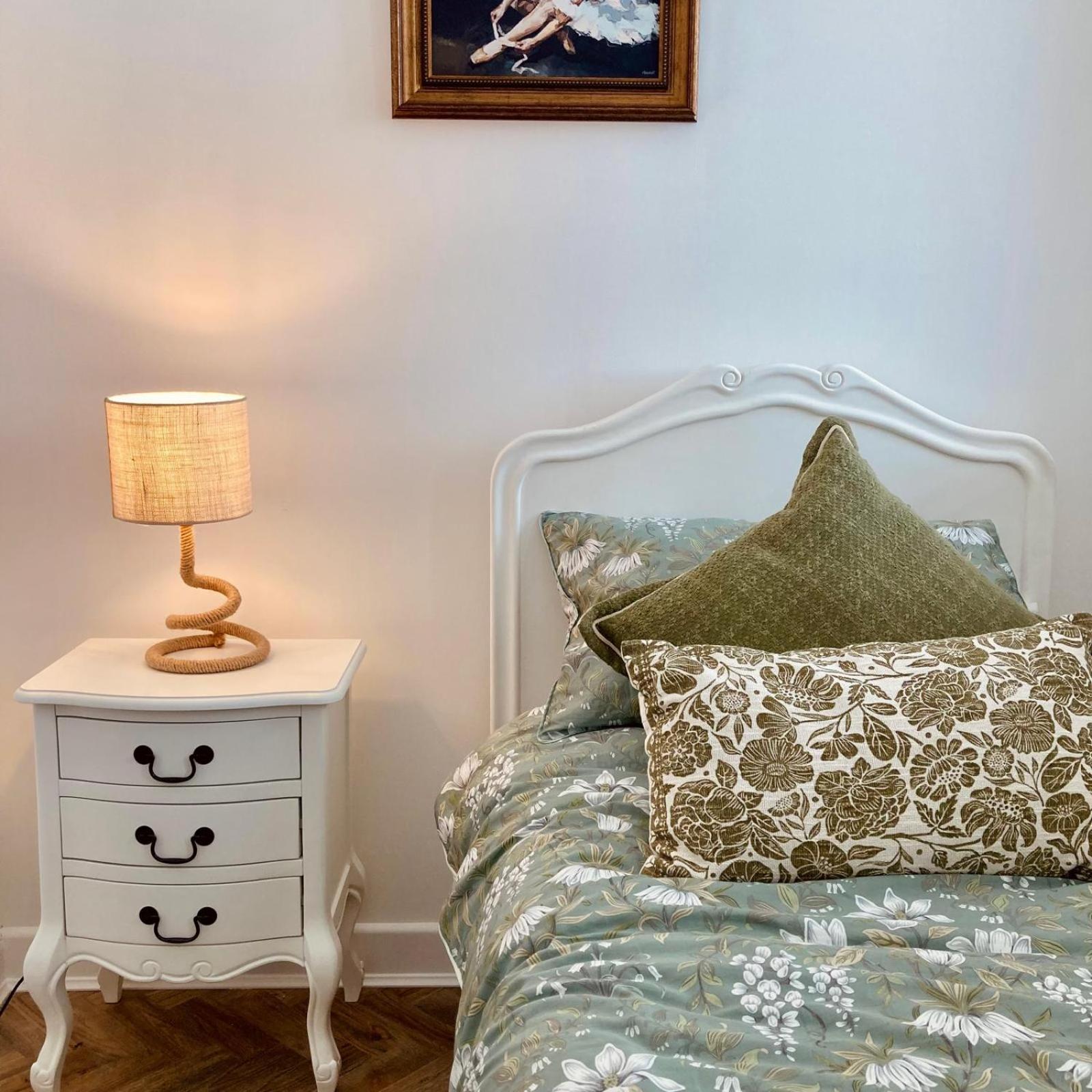 Spacious Apartment In Portsmouth With Parking view 4