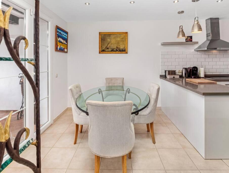 Andalus Villa with French charm next to Sotogrande