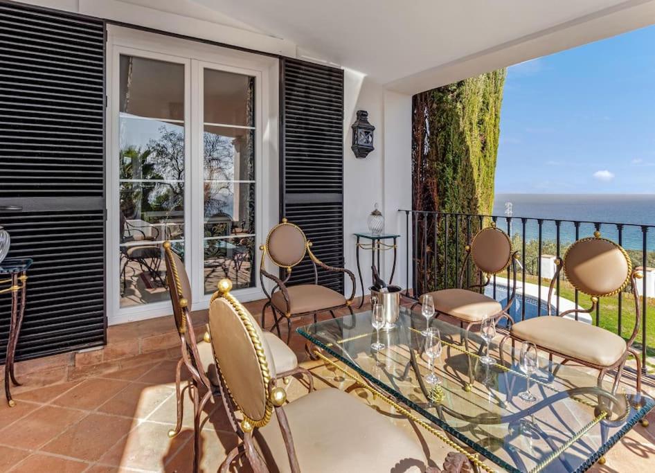 Andalus Villa with French charm next to Sotogrande