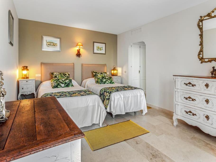 Andalus Villa with French charm next to Sotogrande