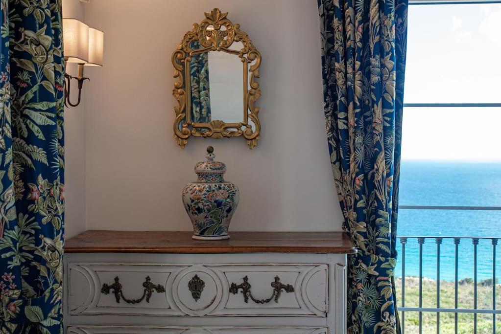 Andalus Villa with French charm next to Sotogrande