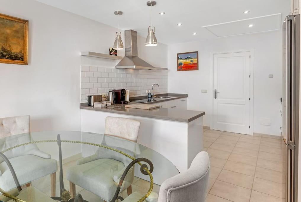 Andalus Villa with French charm next to Sotogrande