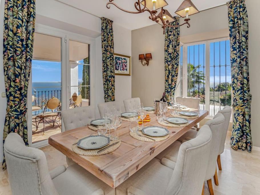 Andalus Villa with French charm next to Sotogrande