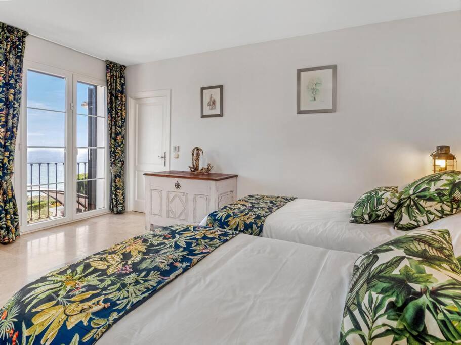 Andalus Villa with French charm next to Sotogrande