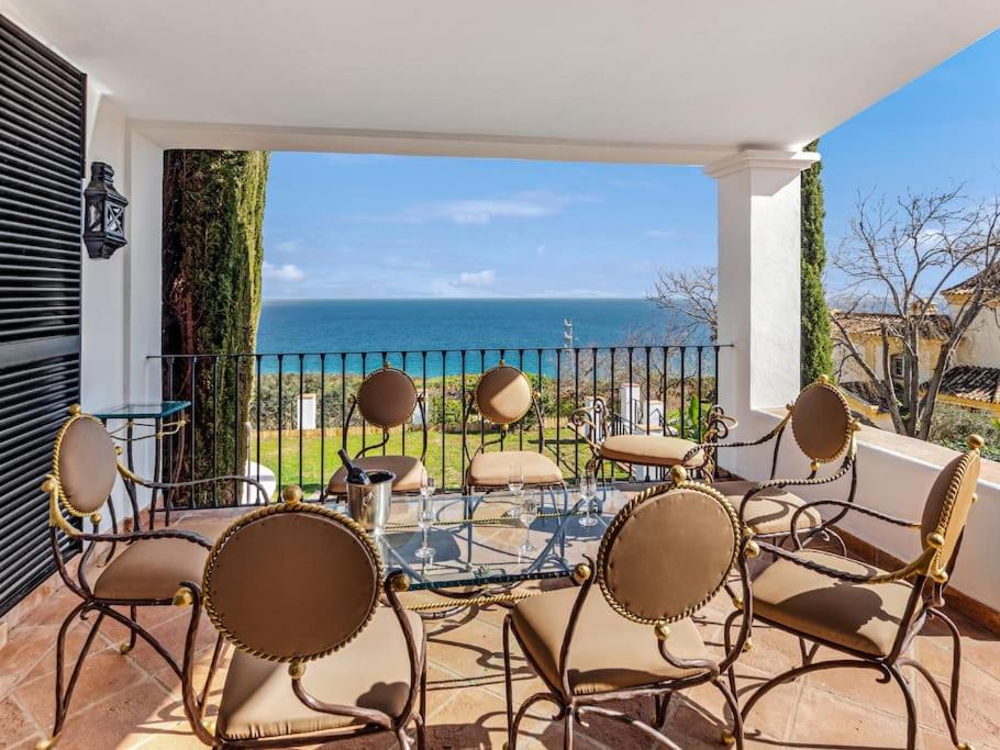 Andalus Villa with French charm next to Sotogrande