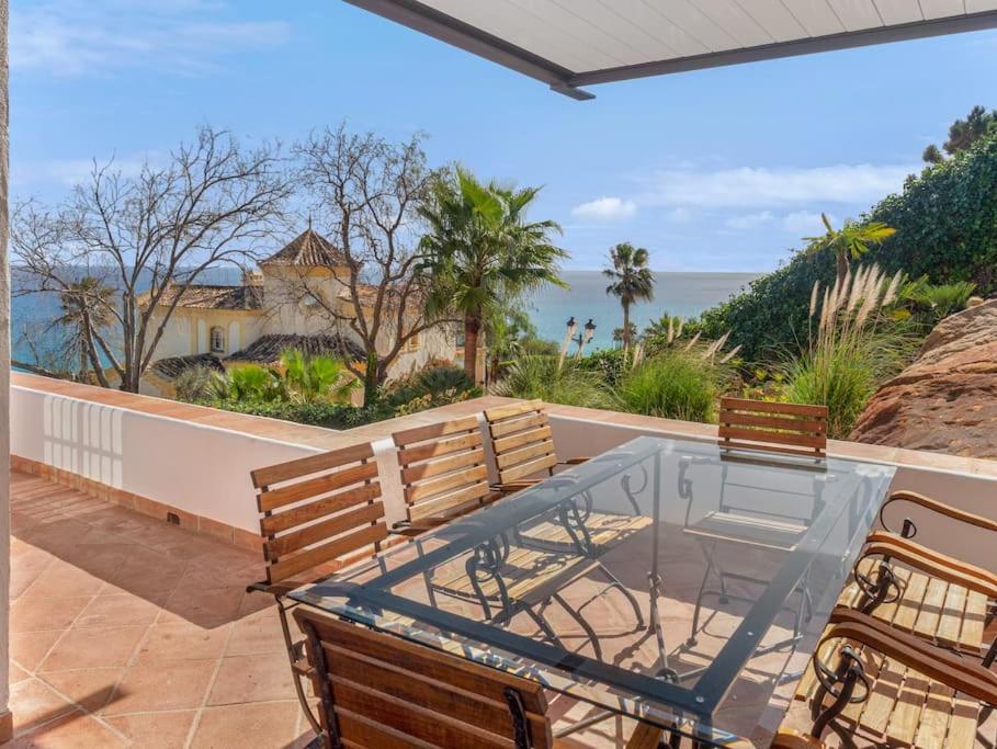 Andalus Villa with French charm next to Sotogrande