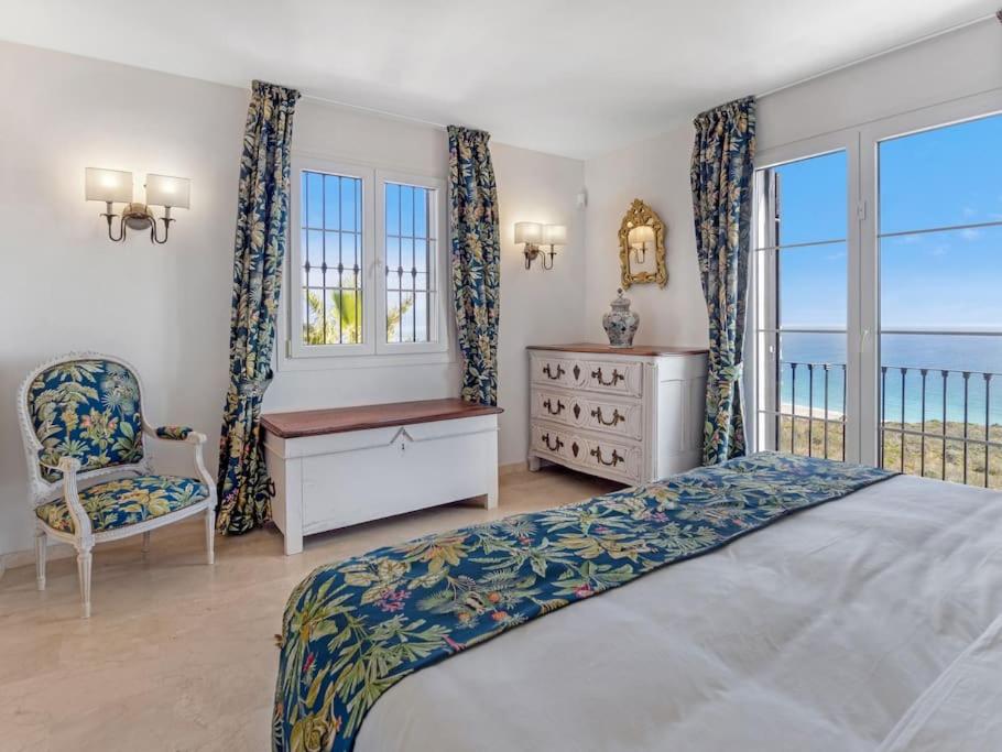 Andalus Villa with French charm next to Sotogrande