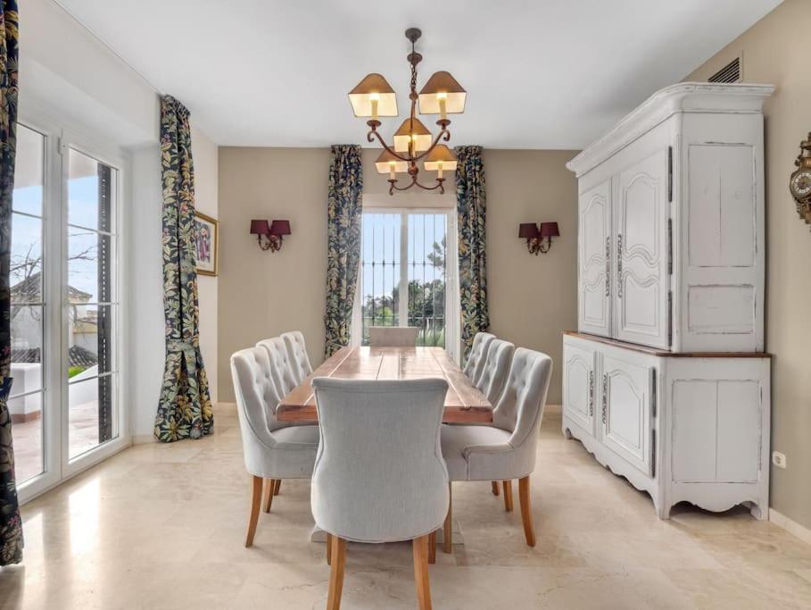 Andalus Villa with French charm next to Sotogrande