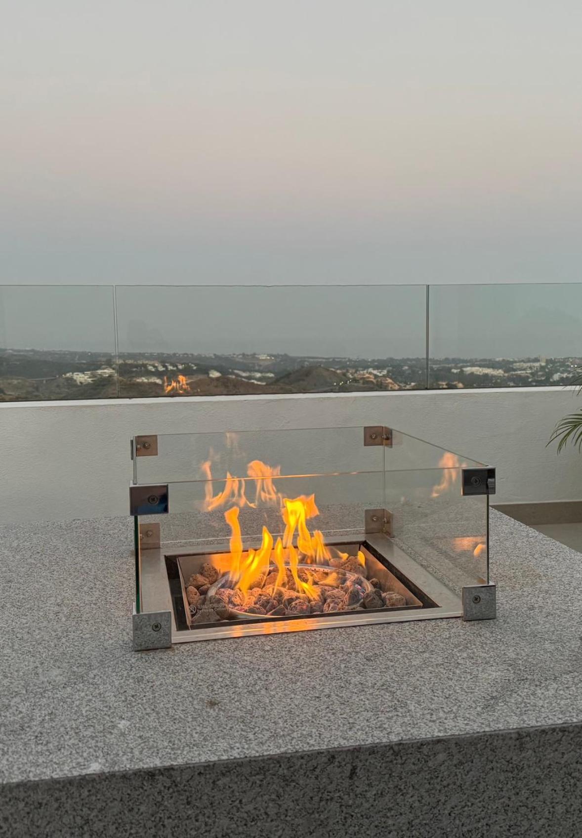Marbella Quercus Penthouse - Rooftop Jacuzzi
