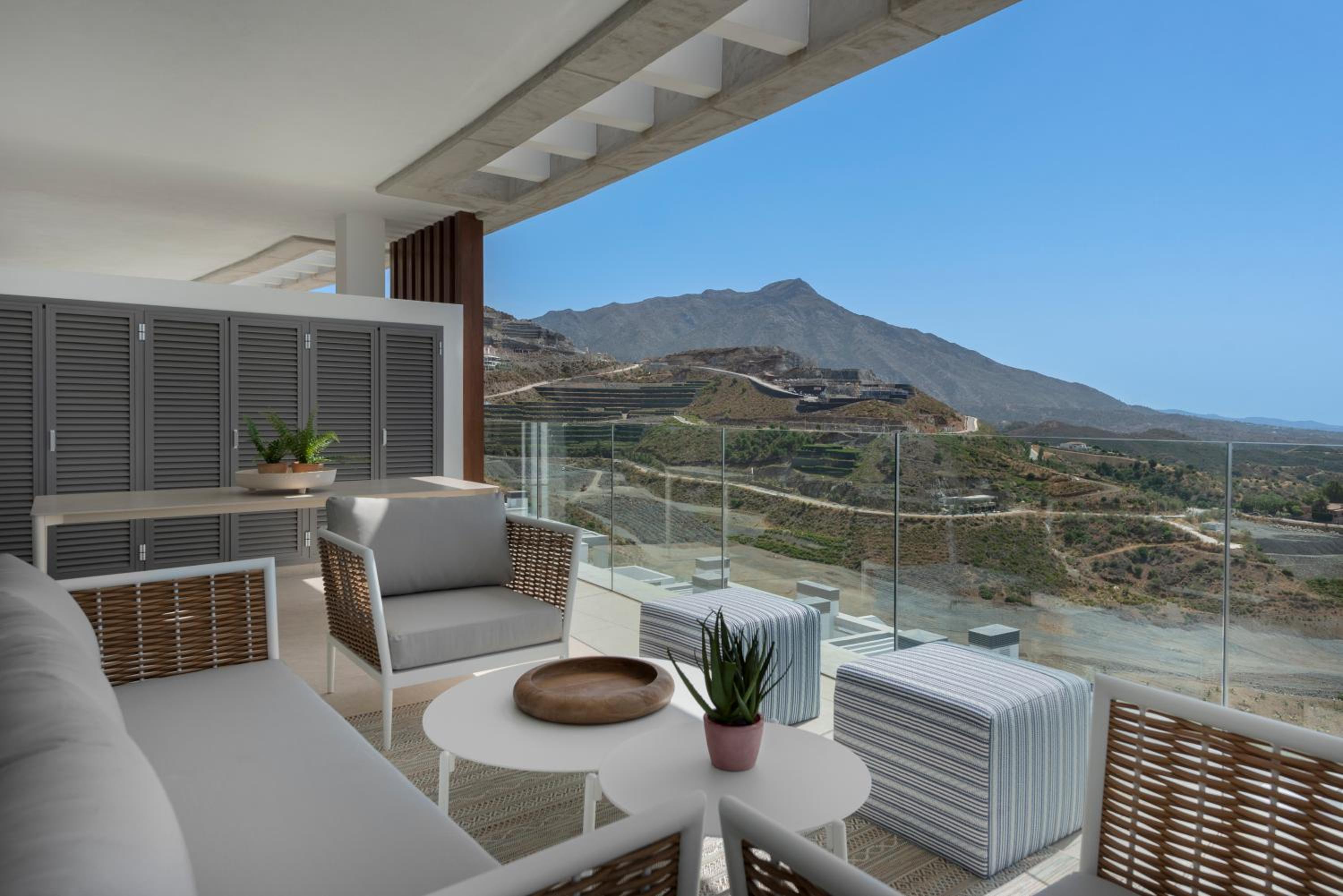 Marbella Quercus Penthouse - Rooftop Jacuzzi