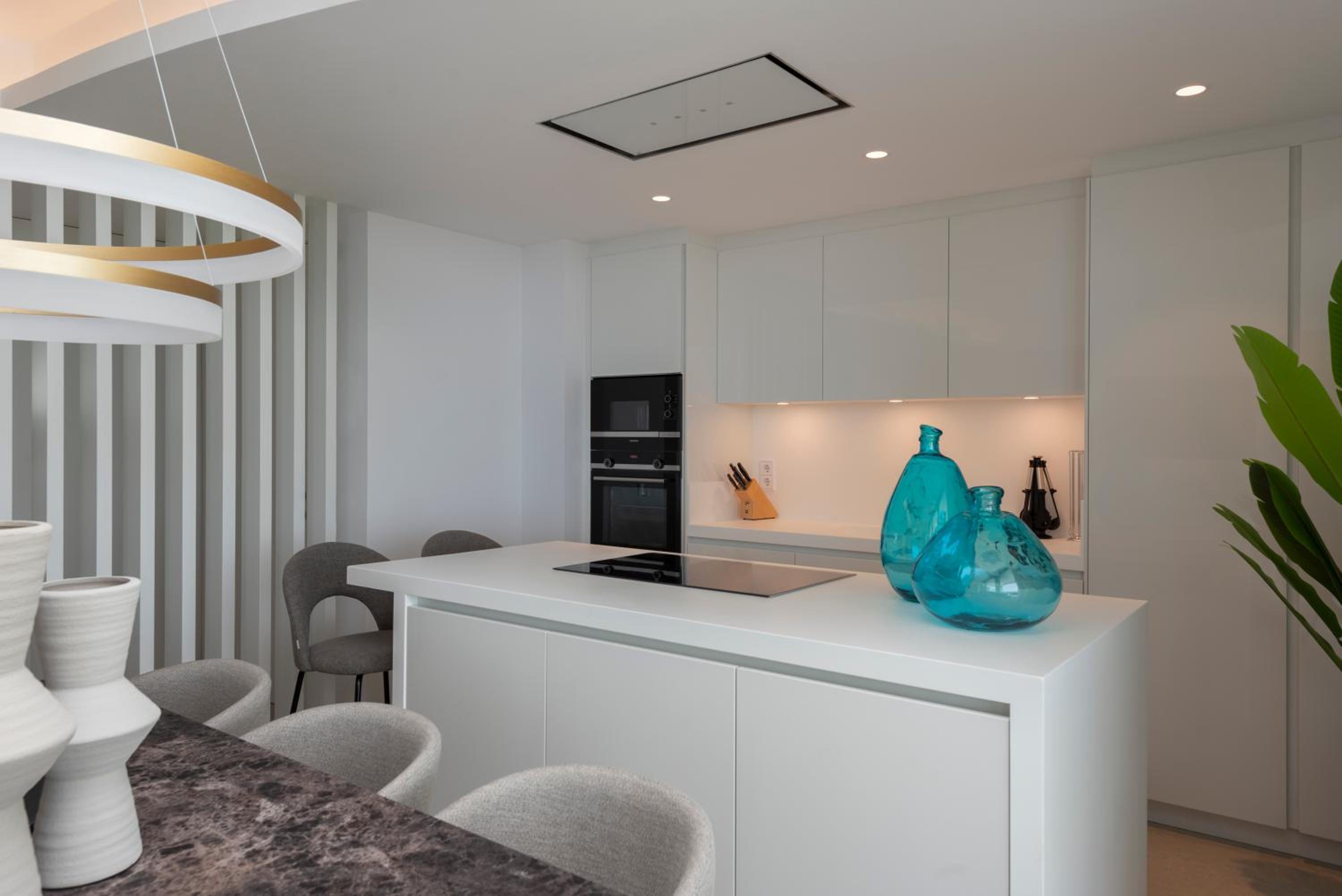 Marbella Quercus Penthouse - Rooftop Jacuzzi