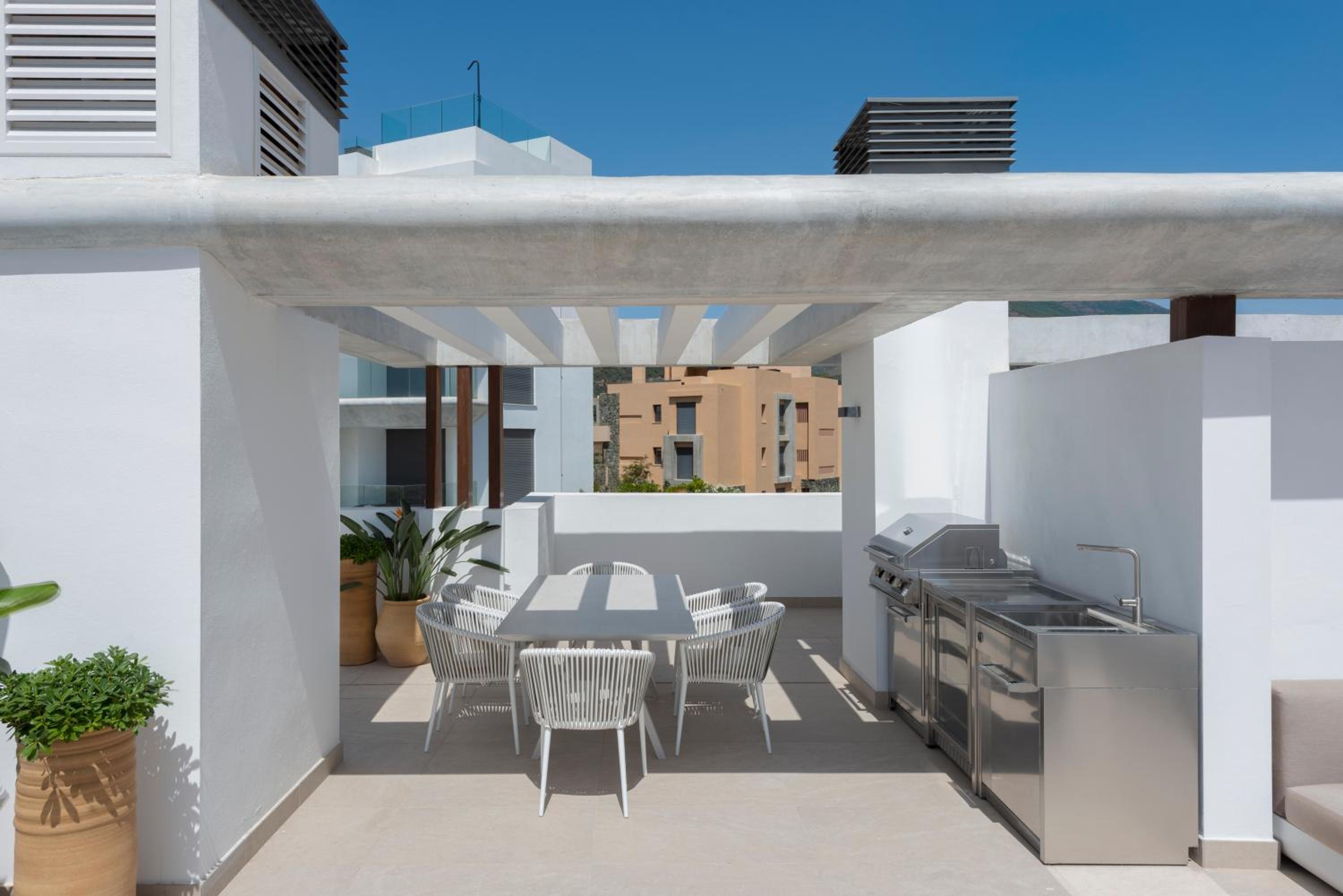 Marbella Quercus Penthouse - Rooftop Jacuzzi