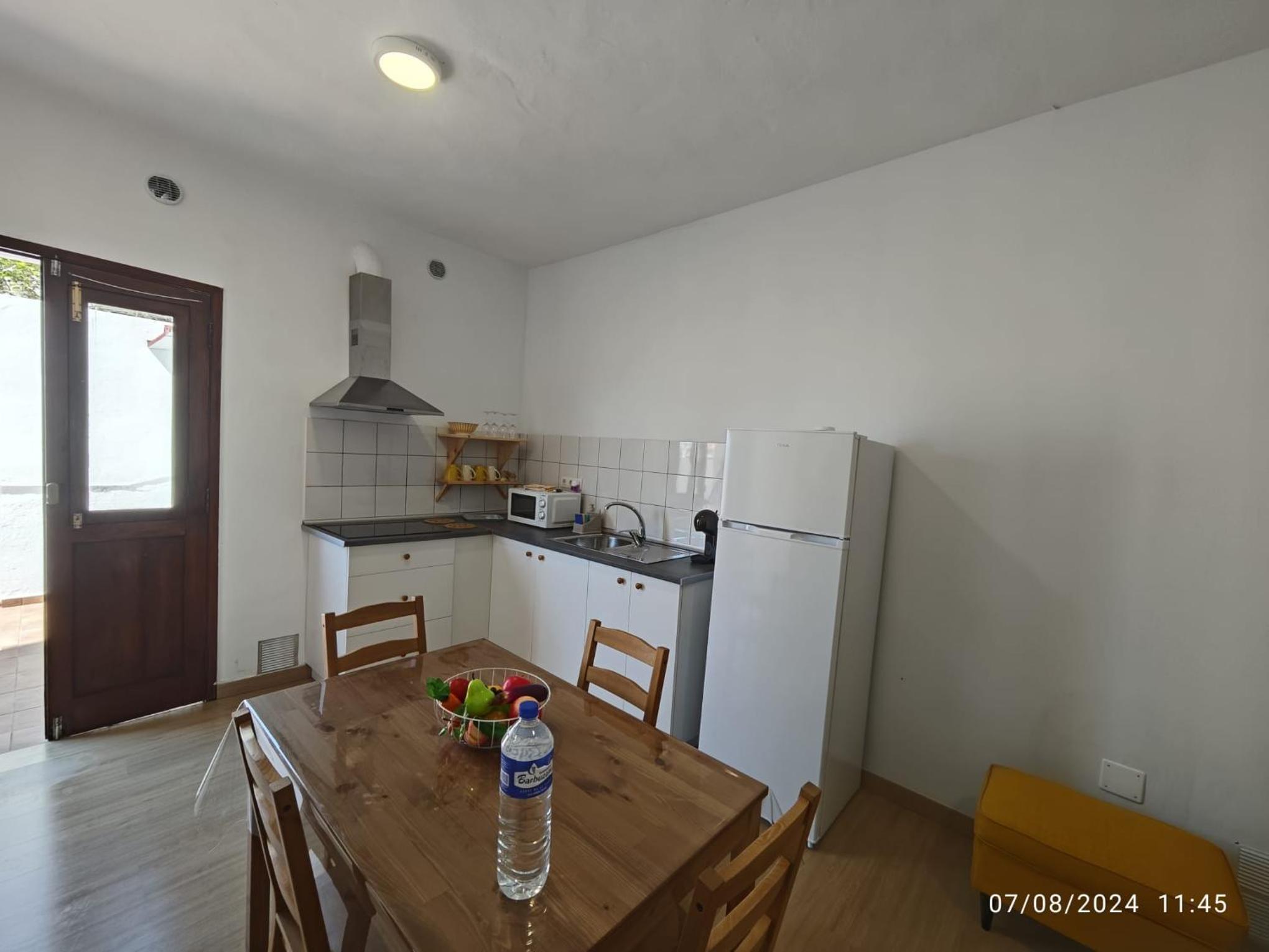 El Roble A en San Pedro — kitchen