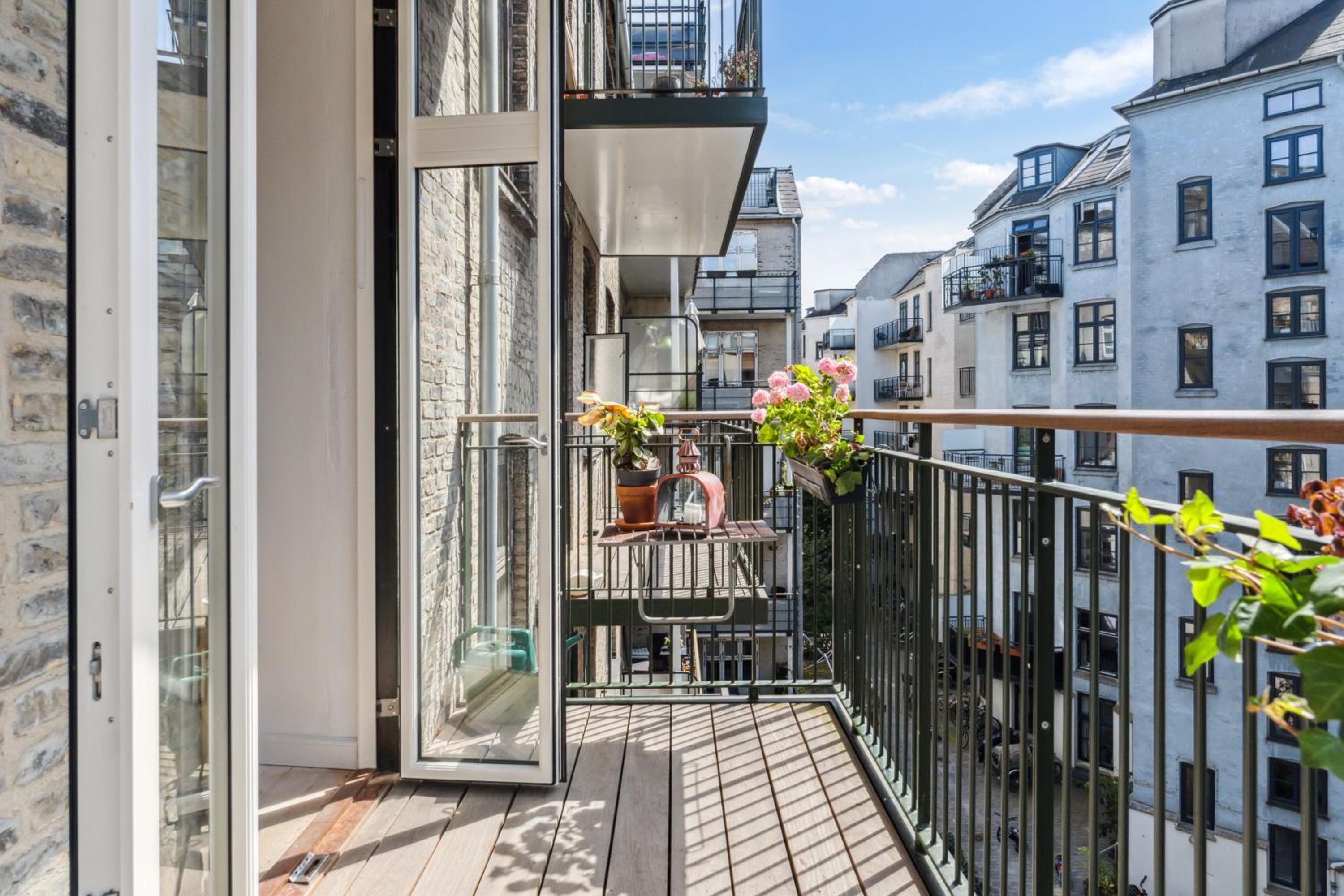 Central 2BR Lejlighed i København K m terrasse view 3