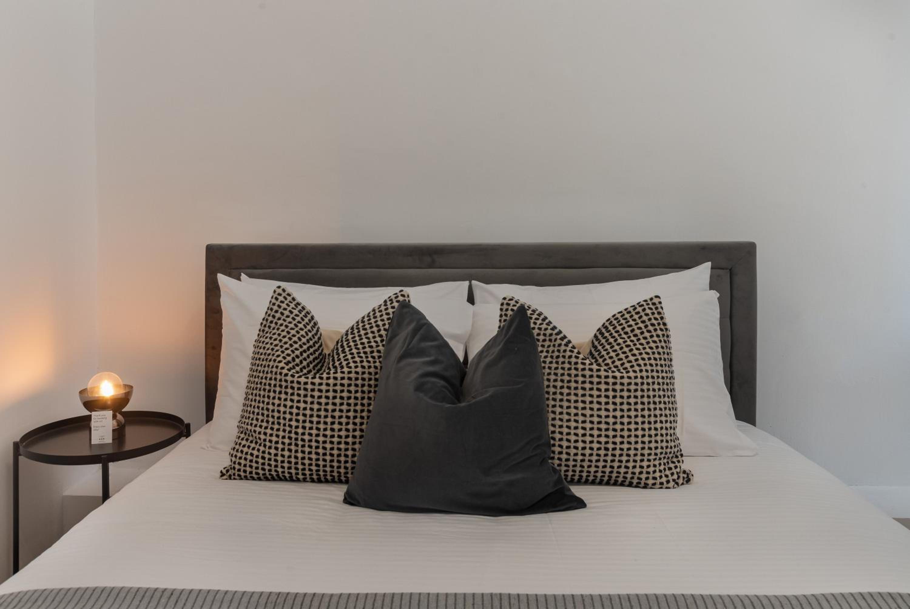 Phaedrus Living City Breeze Residences Grace