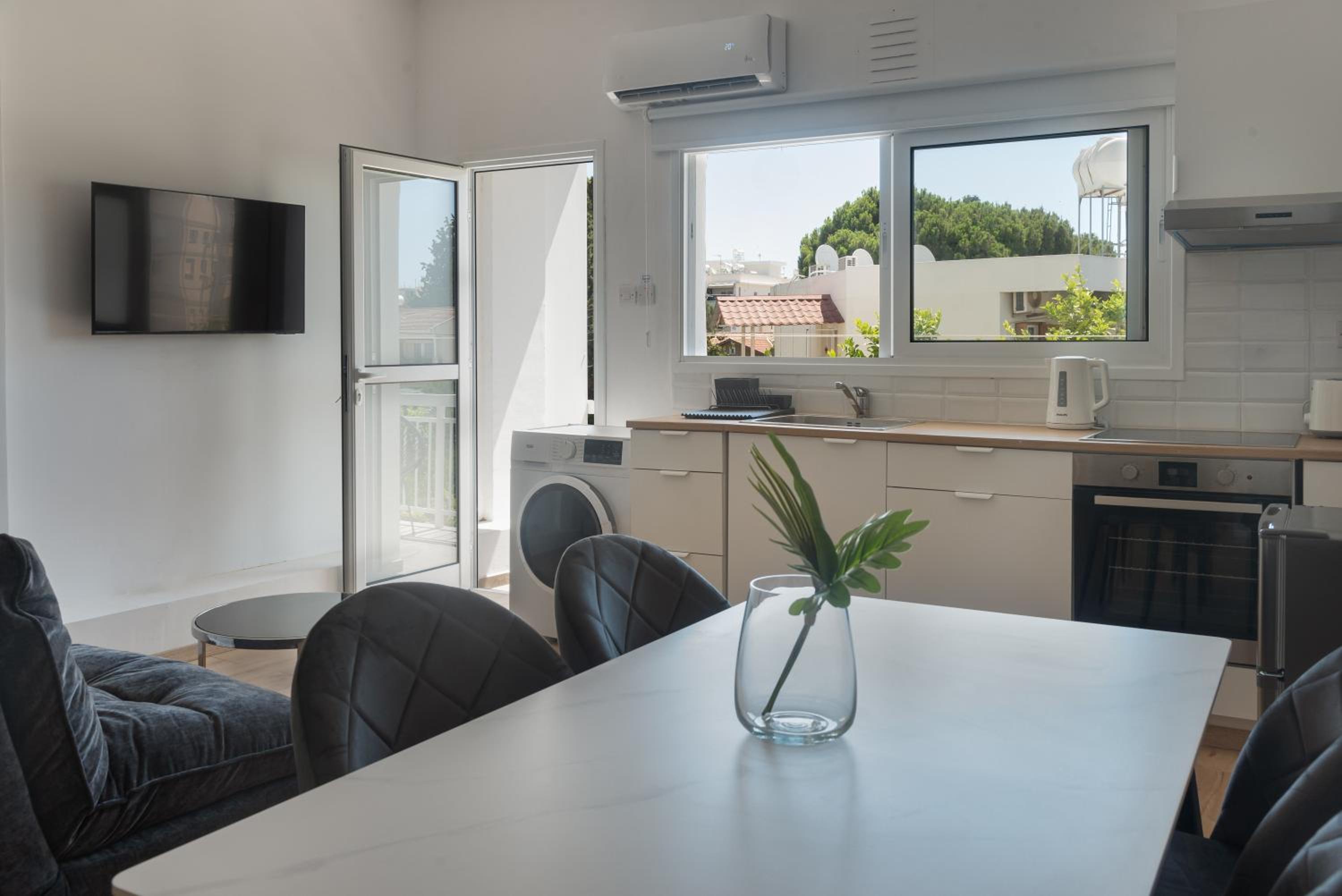 Phaedrus Living City Breeze Residences Grace