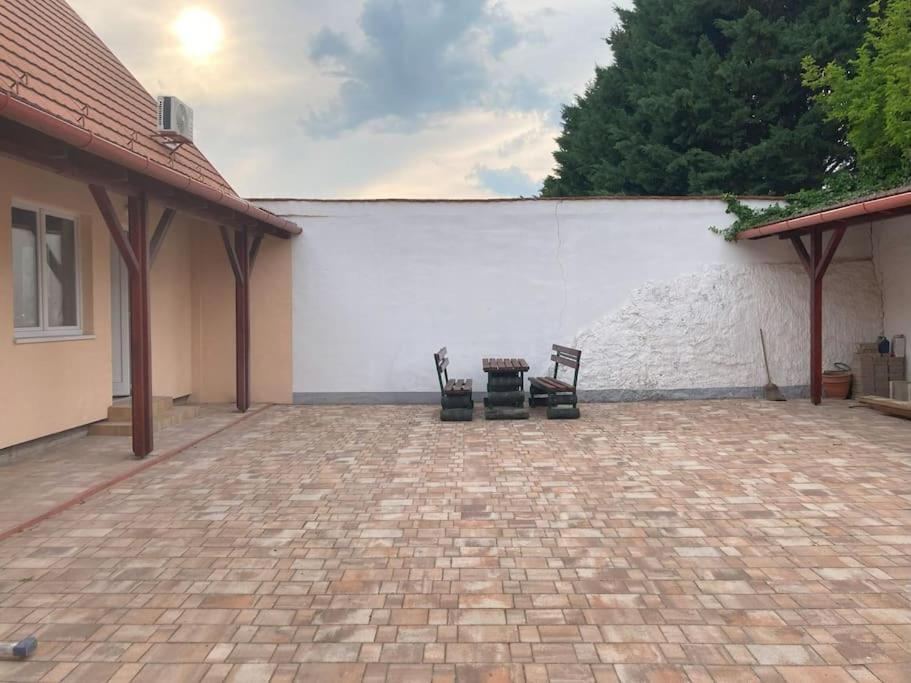 House with parking possibility