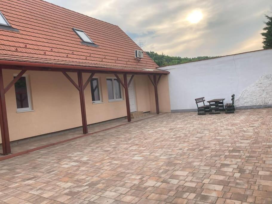 House with parking possibility