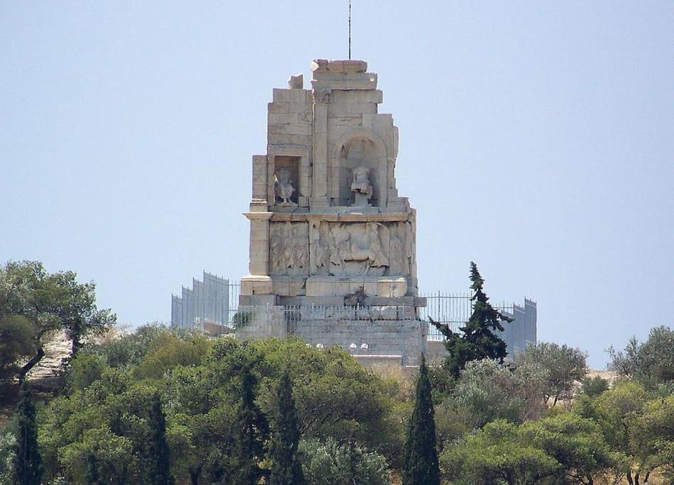 Central 2BR Apt, 2min Walk to Acropolis & Plaka