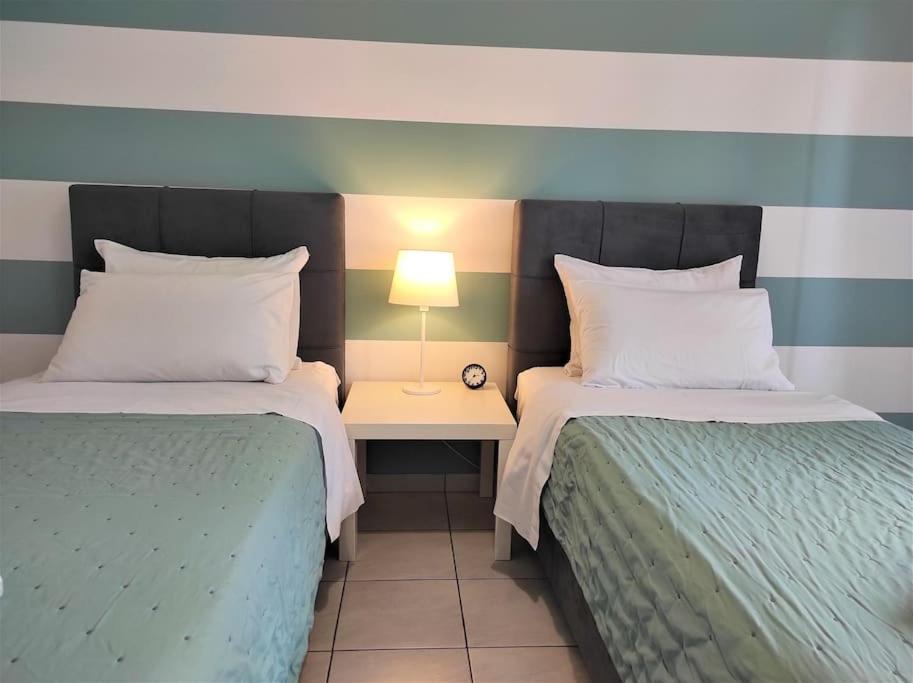 Central 2BR Apt, 2min Walk to Acropolis & Plaka