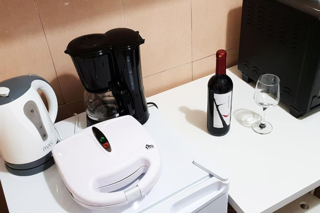 Central 2BR Apt, 2min Walk to Acropolis & Plaka