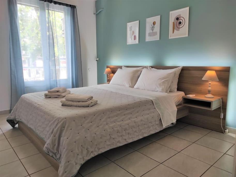 Central 2BR Apt, 2min Walk to Acropolis & Plaka