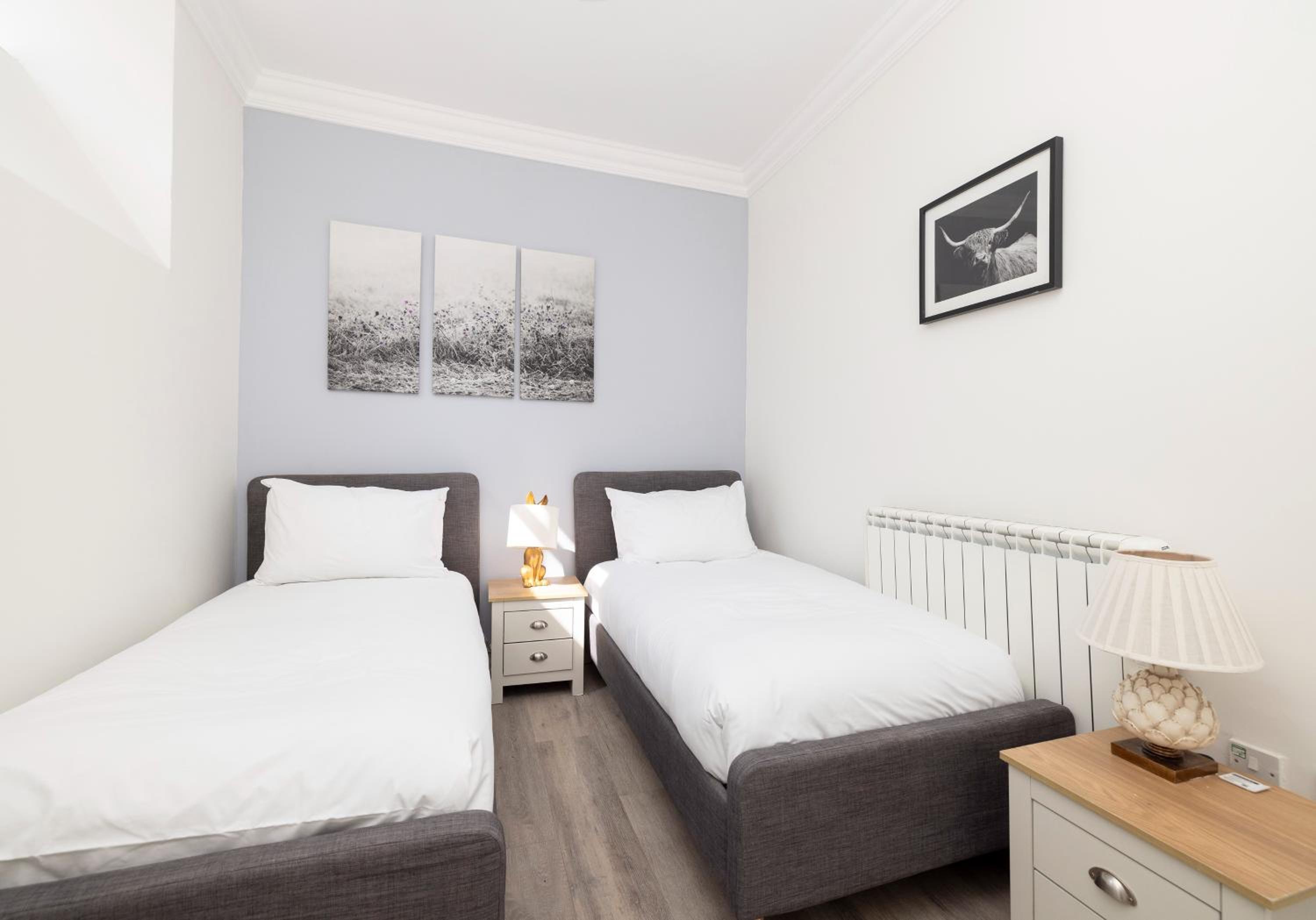 Argyl - Charming 2 Bedroom Apartment on Thistle Street