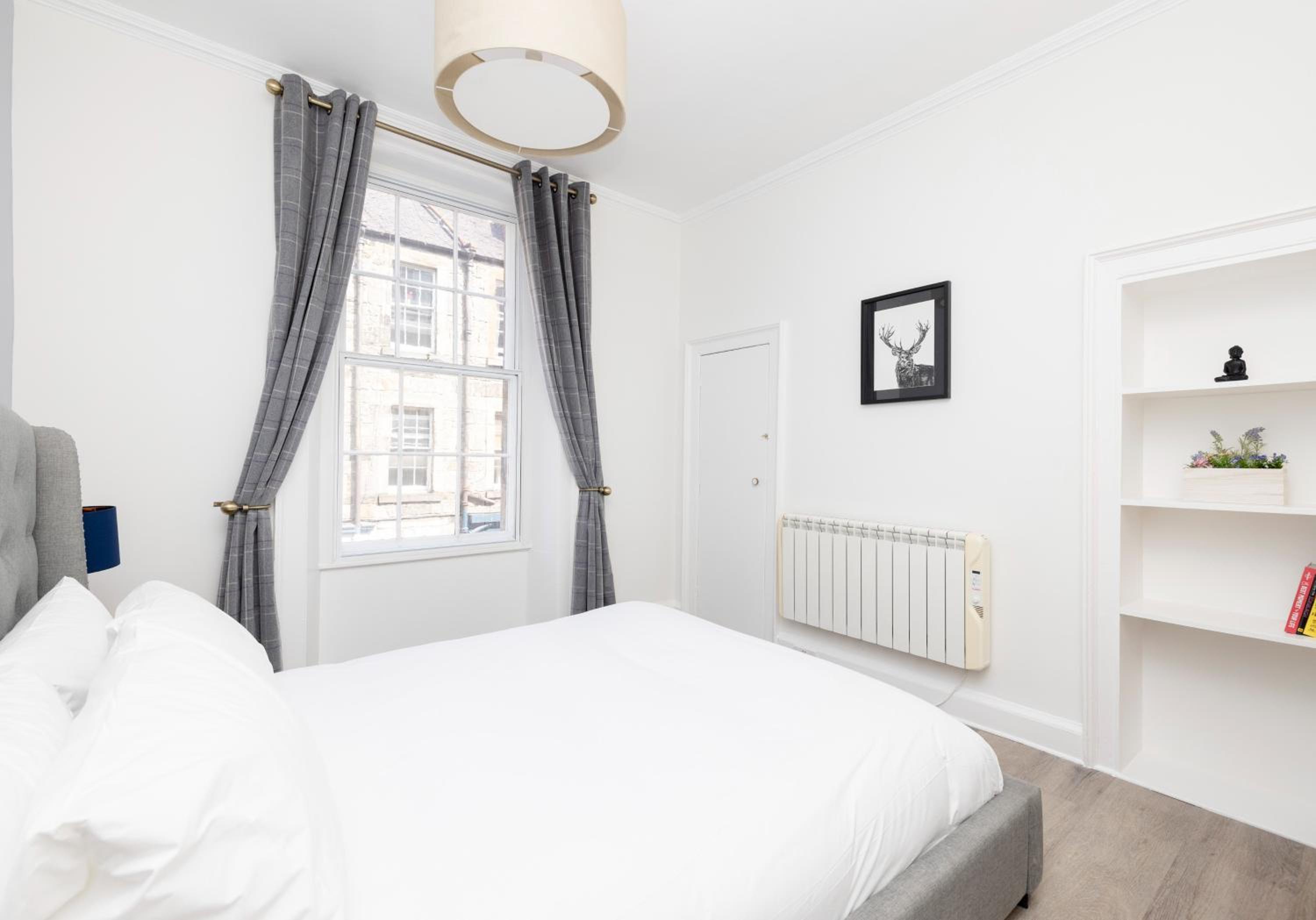 Argyl - Charming 2 Bedroom Apartment on Thistle Street