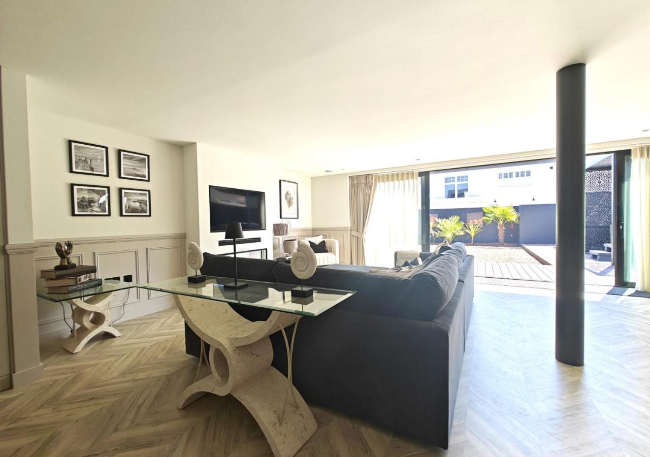 2 Bed in Lancing oc-t29902 view 2