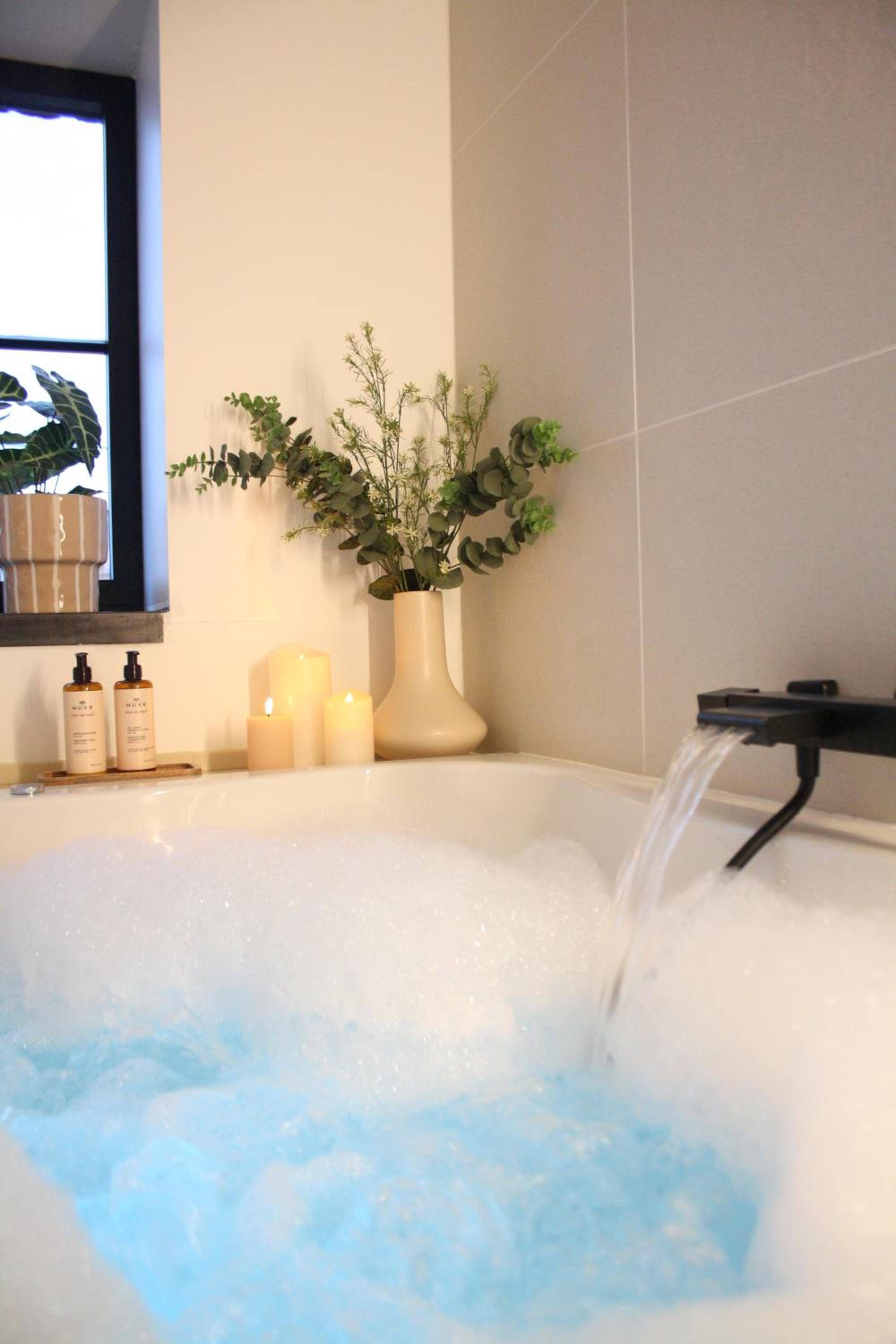 La Grange-Vorsen Logement privatif de 100m2 avec bain balnéo, cabine Infrarouge, jacuzzi