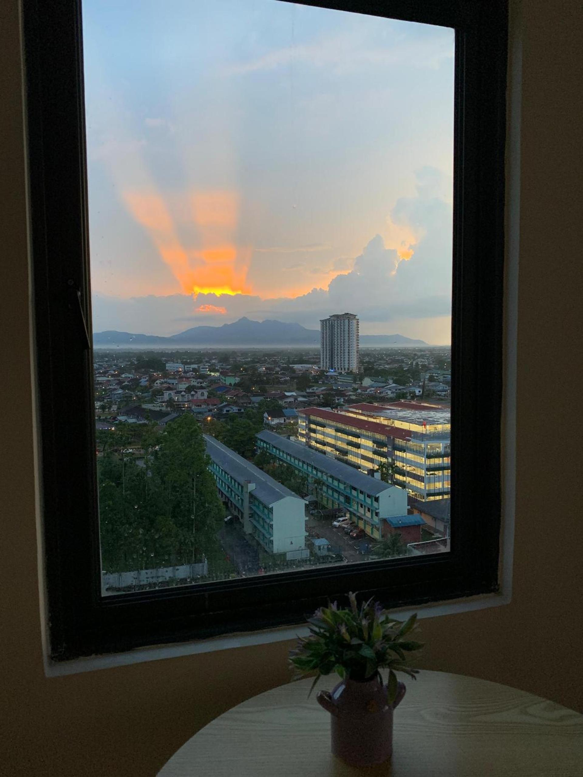 Kozi Apartment With Sunset View photo 8