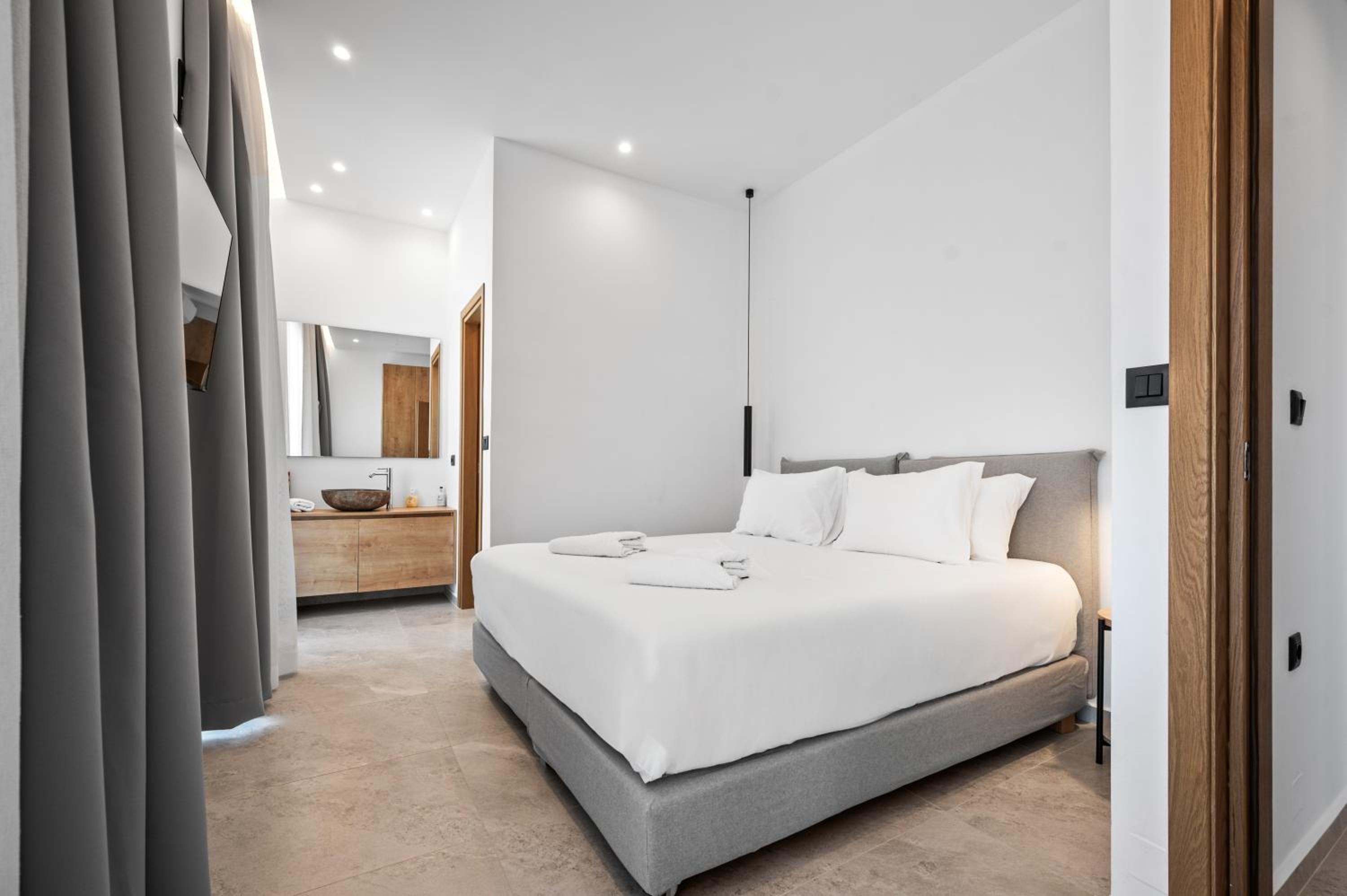 Aetheria & Aura Suites by Temma Villas