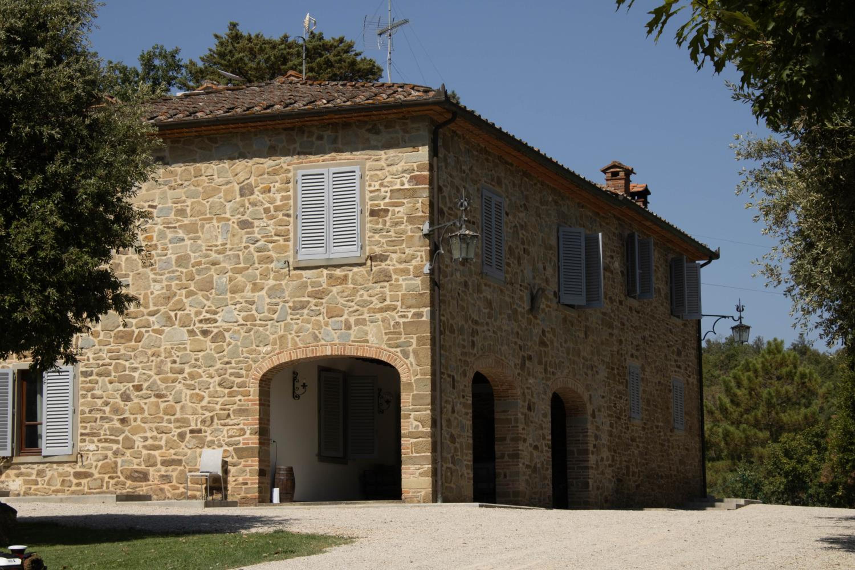 Relax Guazza - Piscina a Comune - Parcheggio view 5