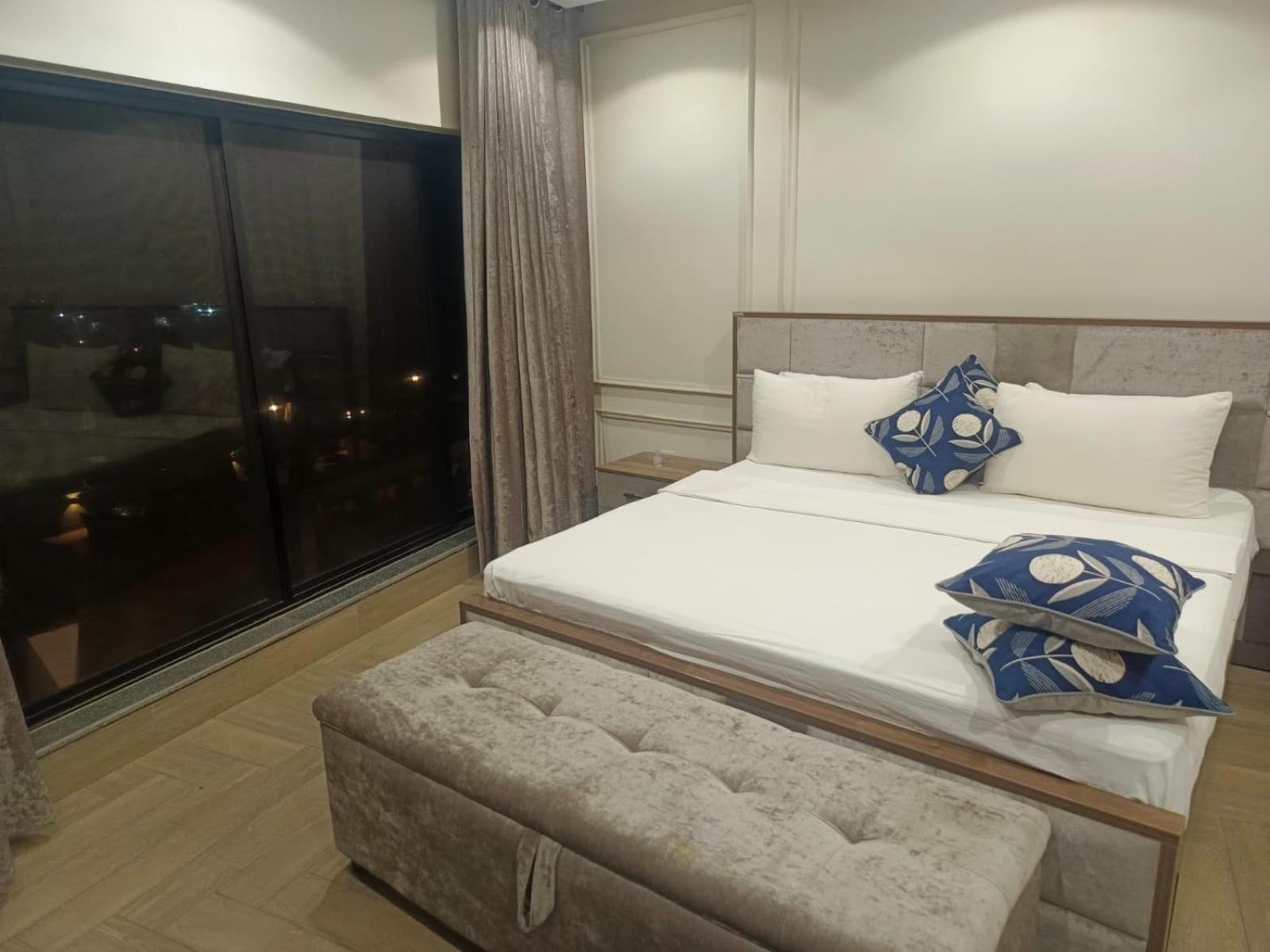 LDS Mall Luxurious Penthouse - Jhang view 5