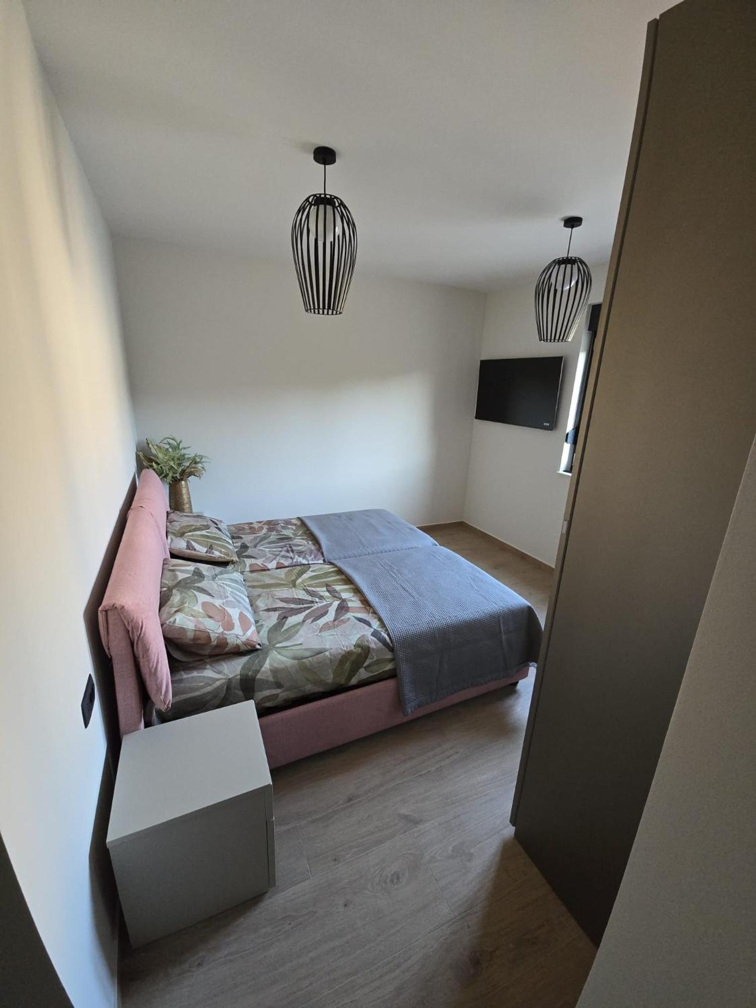 Pula Vacations - Penthouse HEDONIST with hidromassage bath - Property Image 7
