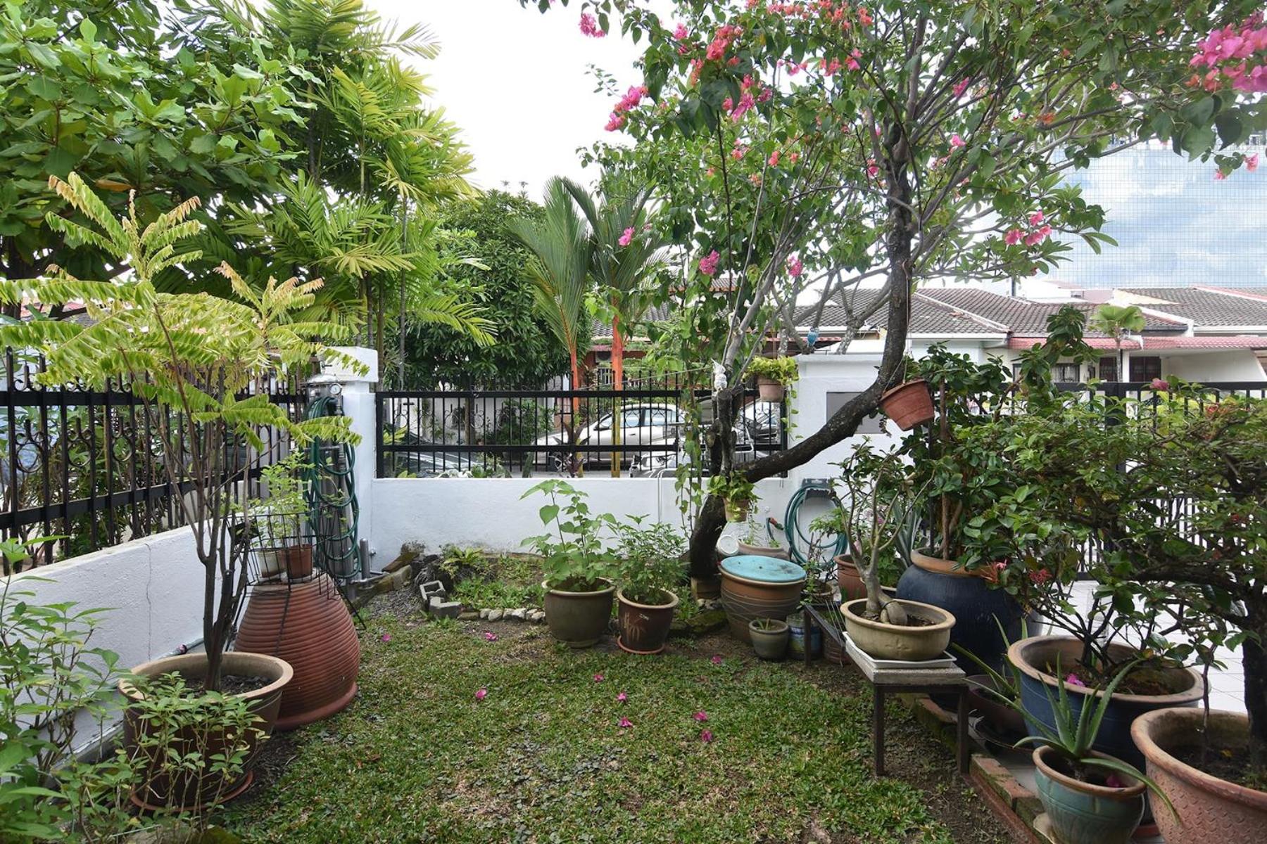 A Chic & Spacious 4BR Home for Family Getaways