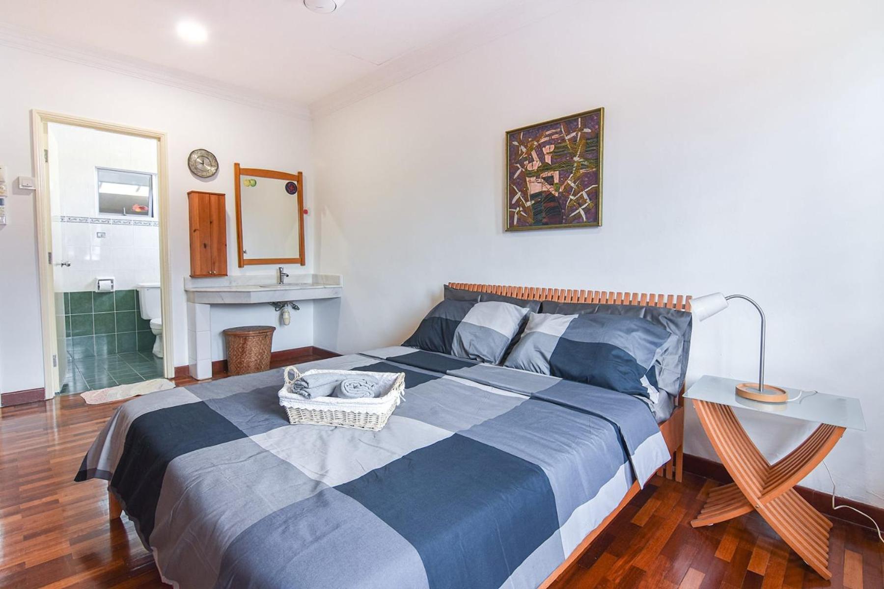 A Chic & Spacious 4BR Home for Family Getaways
